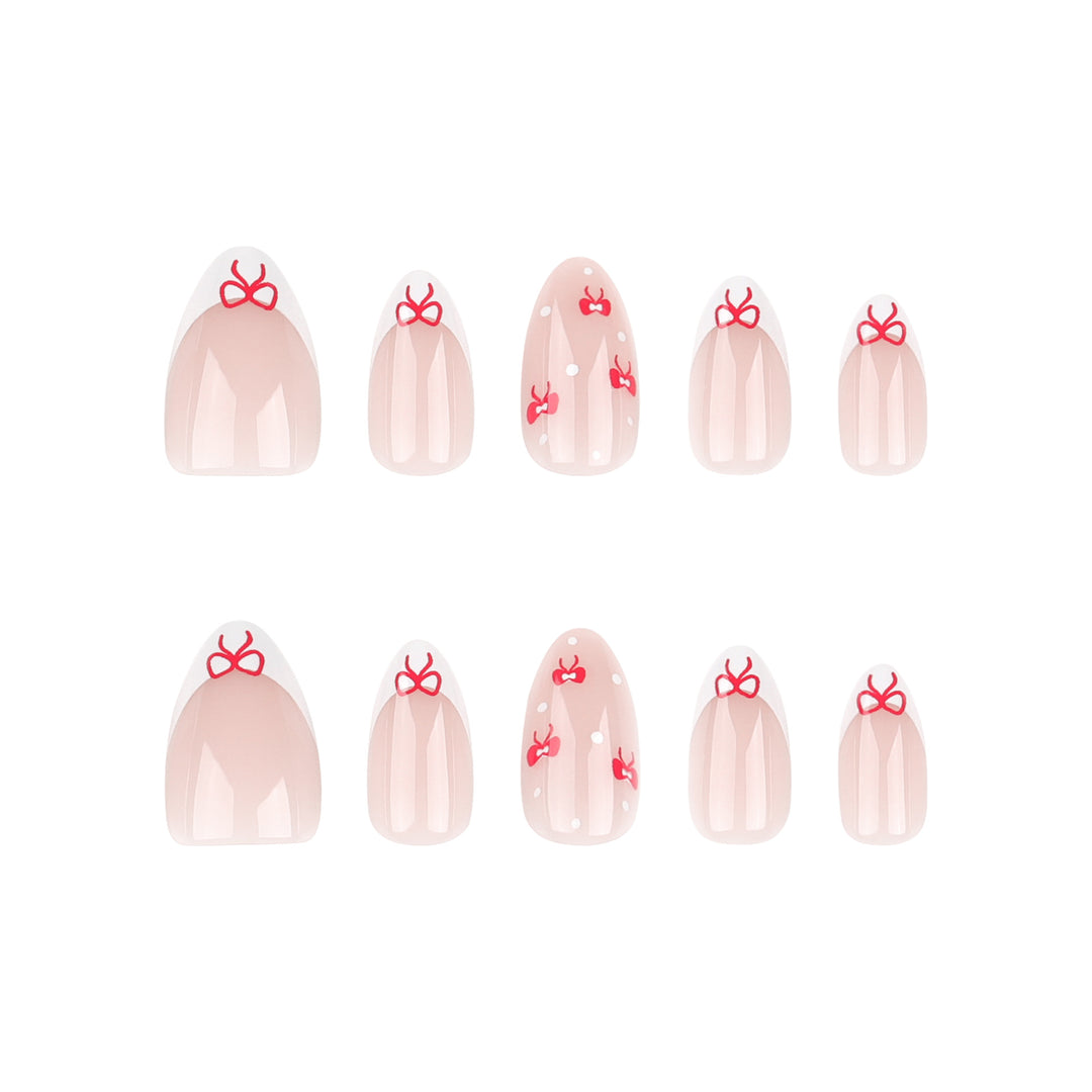 Artful nail extensions with an elegant leaf pattern Kalsten