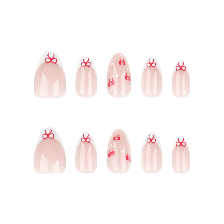 Artful nail extensions with an elegant leaf pattern Kalsten