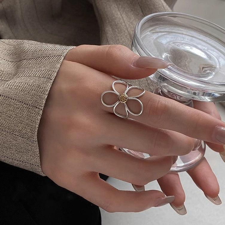 Stylish Floral Ring Kalsten