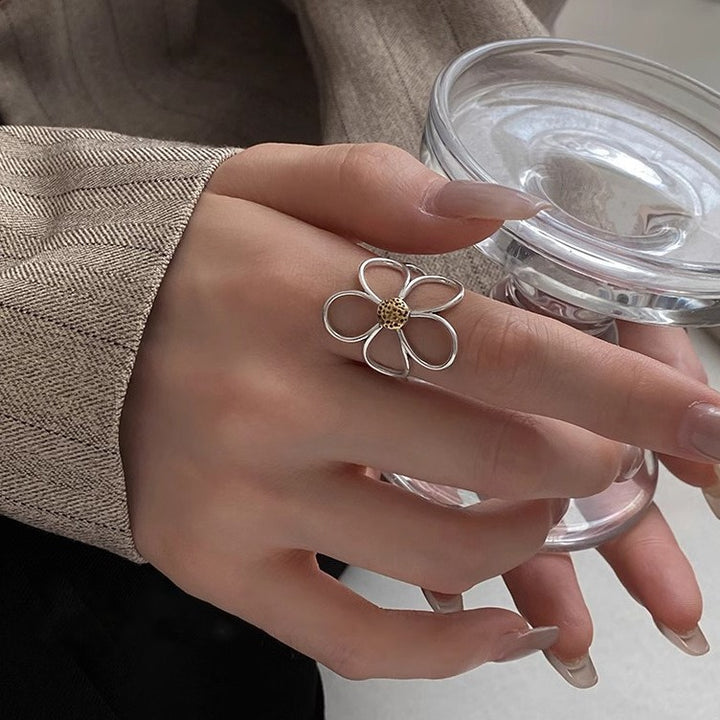 Stylish Floral Ring Kalsten