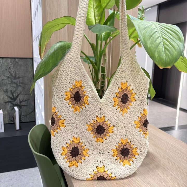 Handmade macrame bag with sunflower motif Kalsten