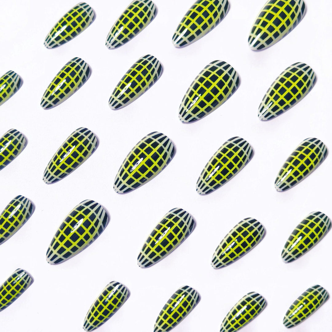 Creative Art Nails with Modern Net Design Kalsten