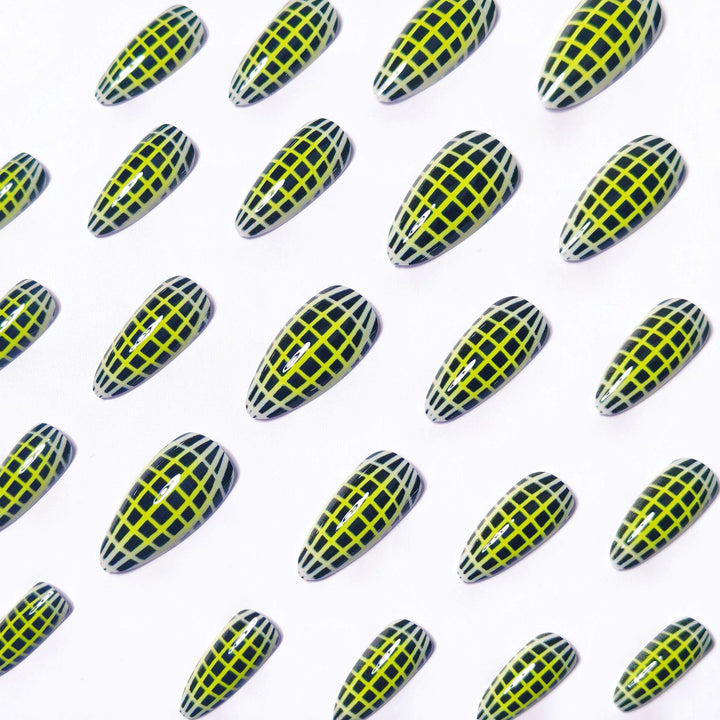 Trendy Geometric Nail Art Kalsten