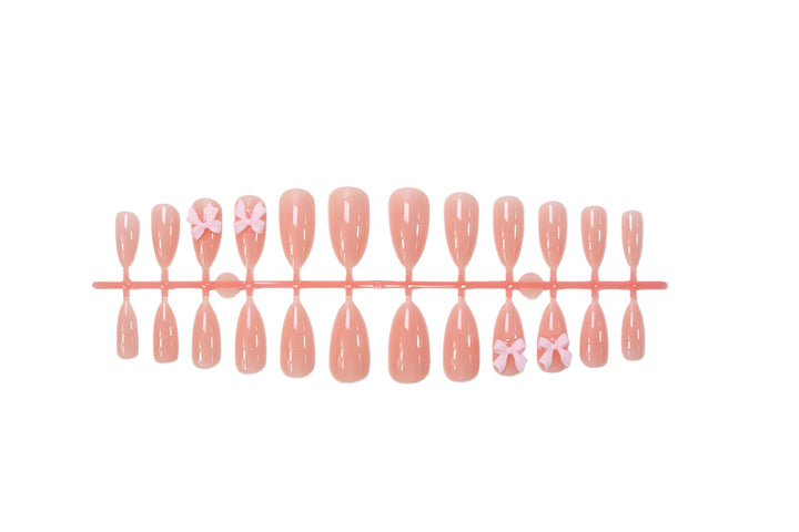 Artificial nail set with delicate bow embellishments Kalsten