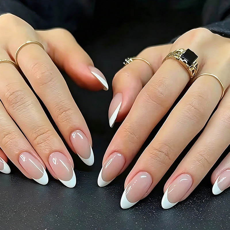 Stylish artificial nails with elegant tips Kalsten