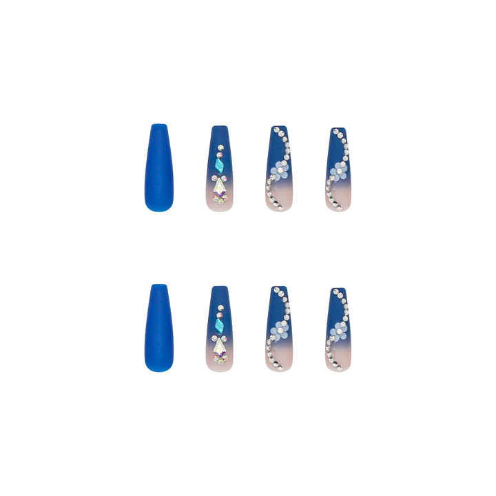 Nail art set with elegant 3D flower designs and glitter accents Kalsten