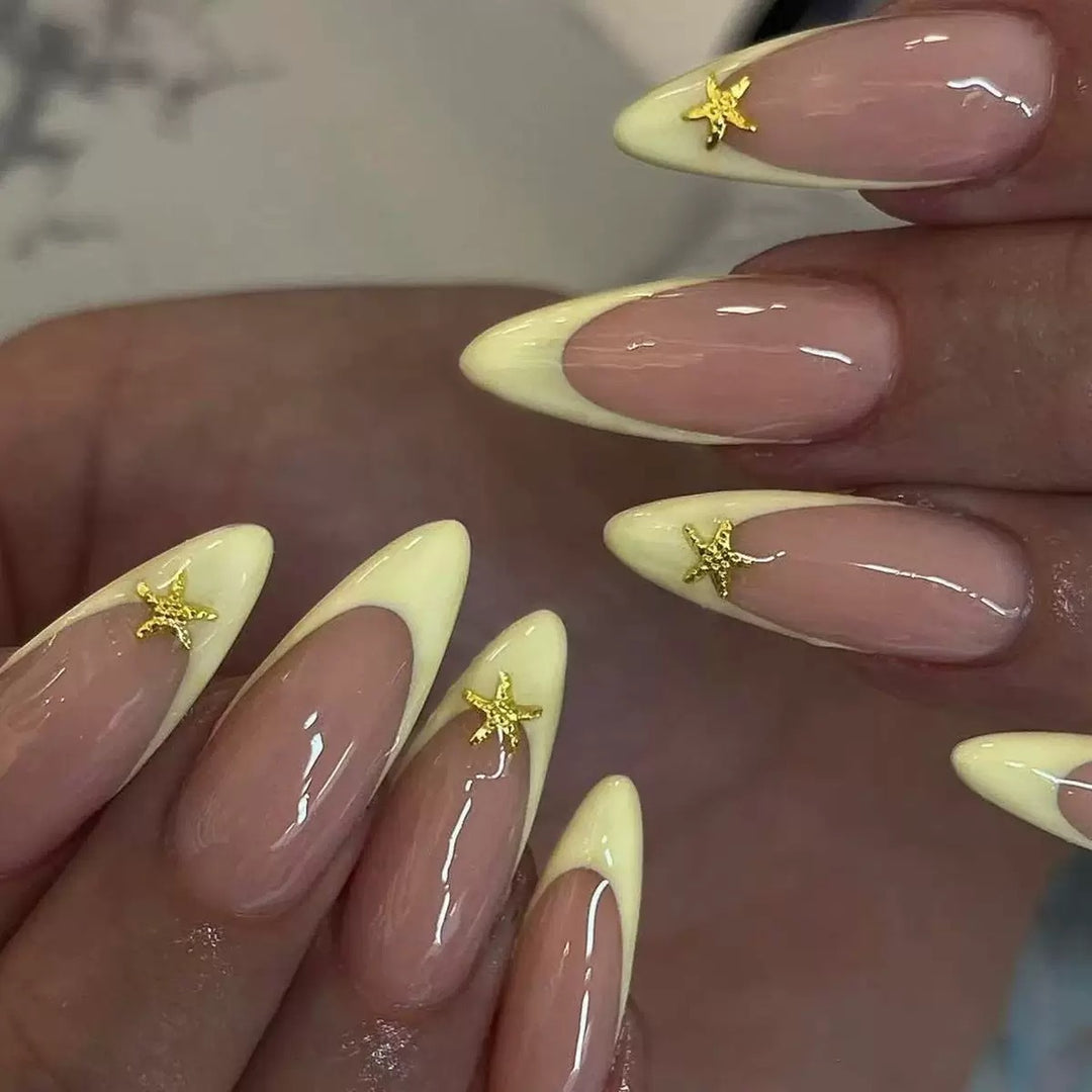 Artificial nail set with elegant tips and gold embellishments Kalsten