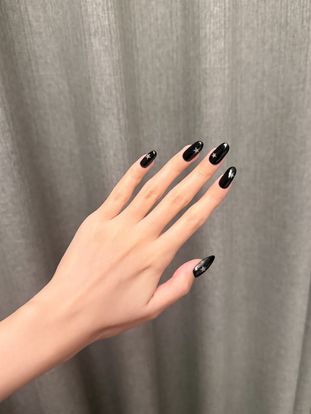 Artistic Press-On Nail Art Set with Star Designs