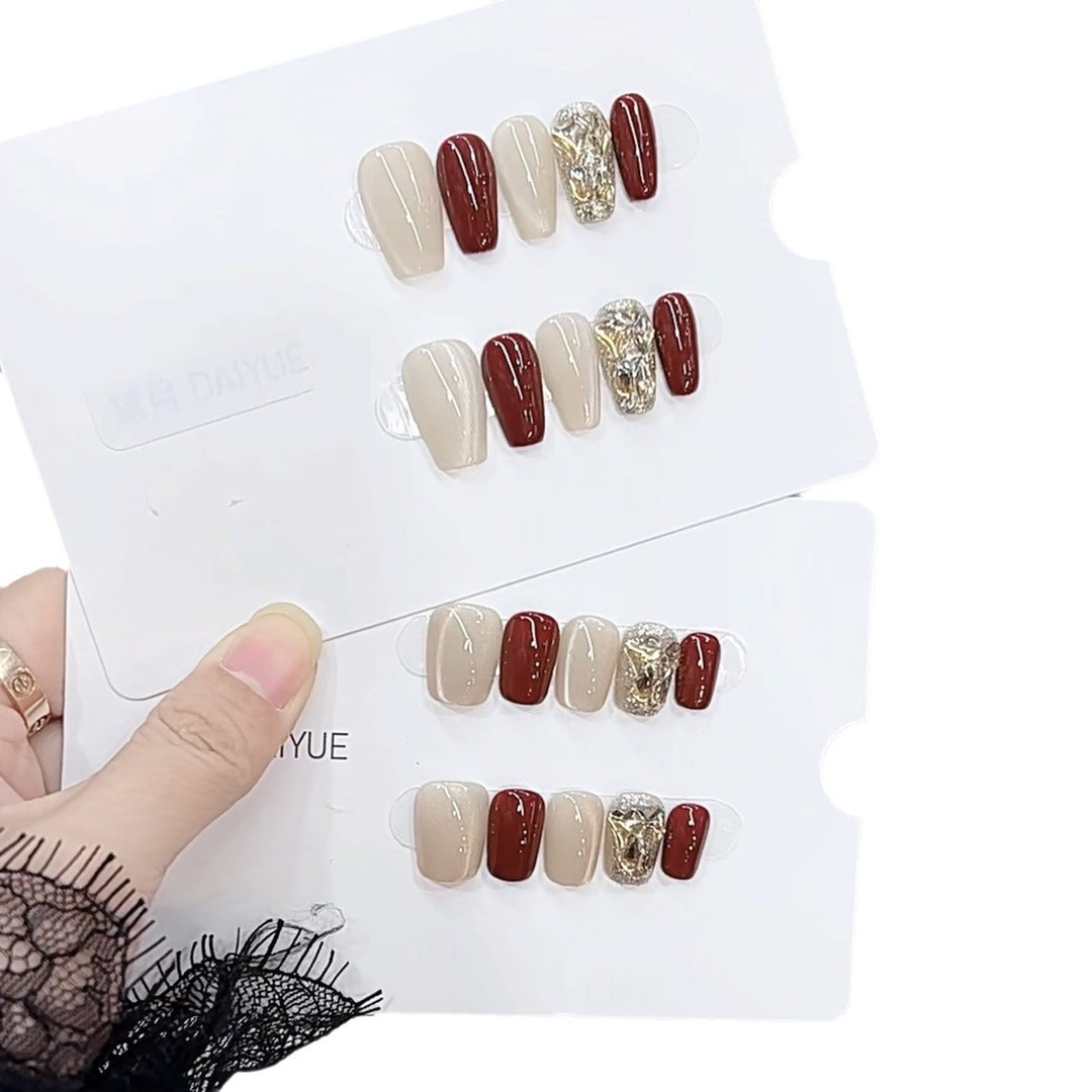 Elegant Press-On Nail Art Set with Metallic Accents Kalsten