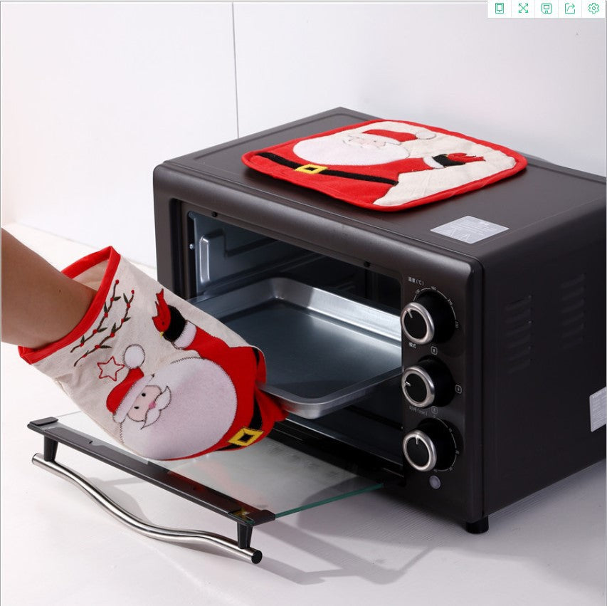 Santa-Themed Oven Mitts Kalsten