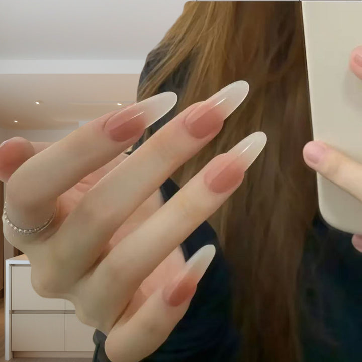 Elegant Artificial Nails with Fashionable Ombre Effect Kalsten