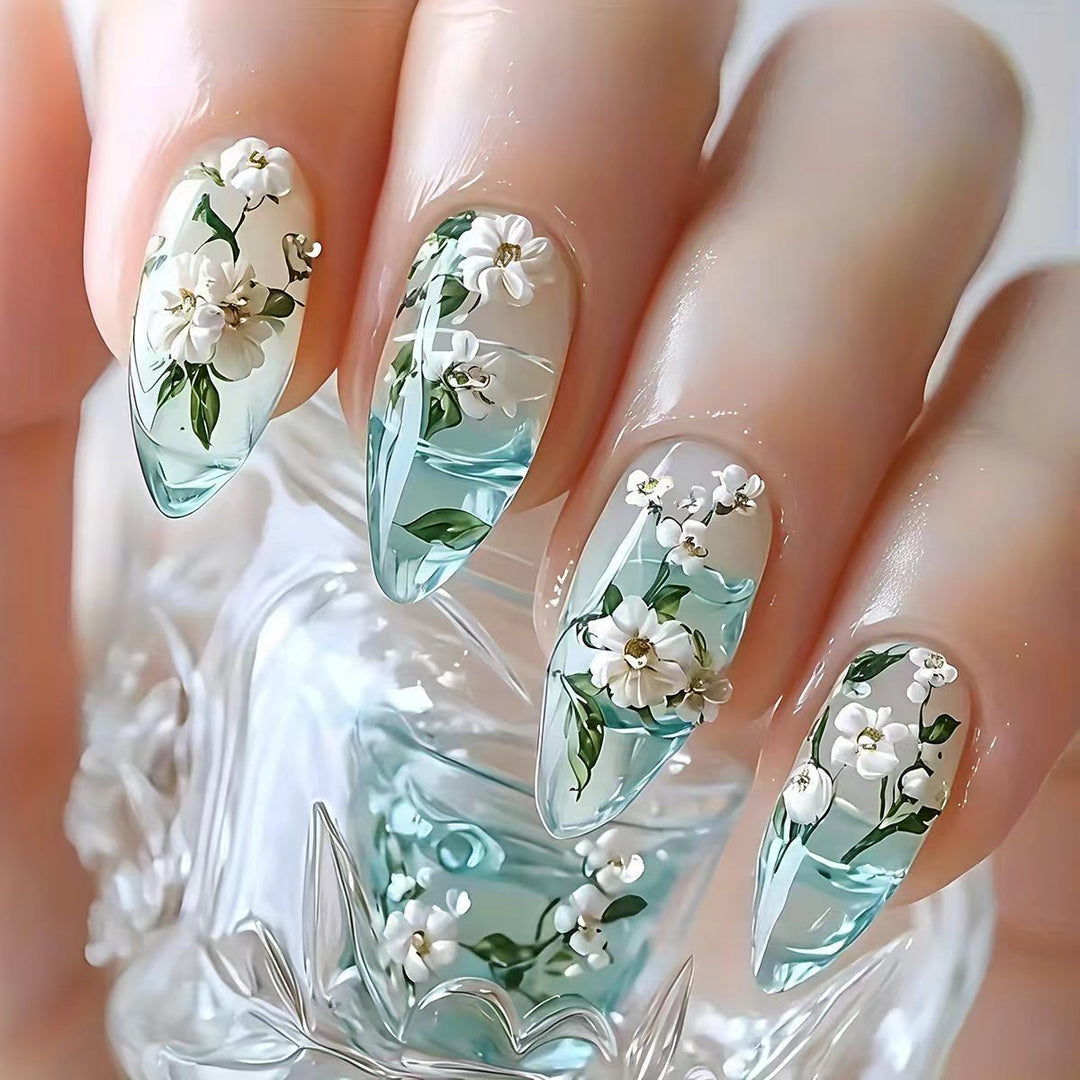 Elegant Artificial Nails in Floral Design Kalsten