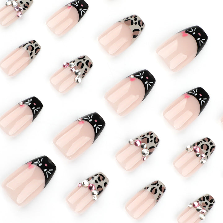 Artful nail art with glamorous 3D embellishments Kalsten