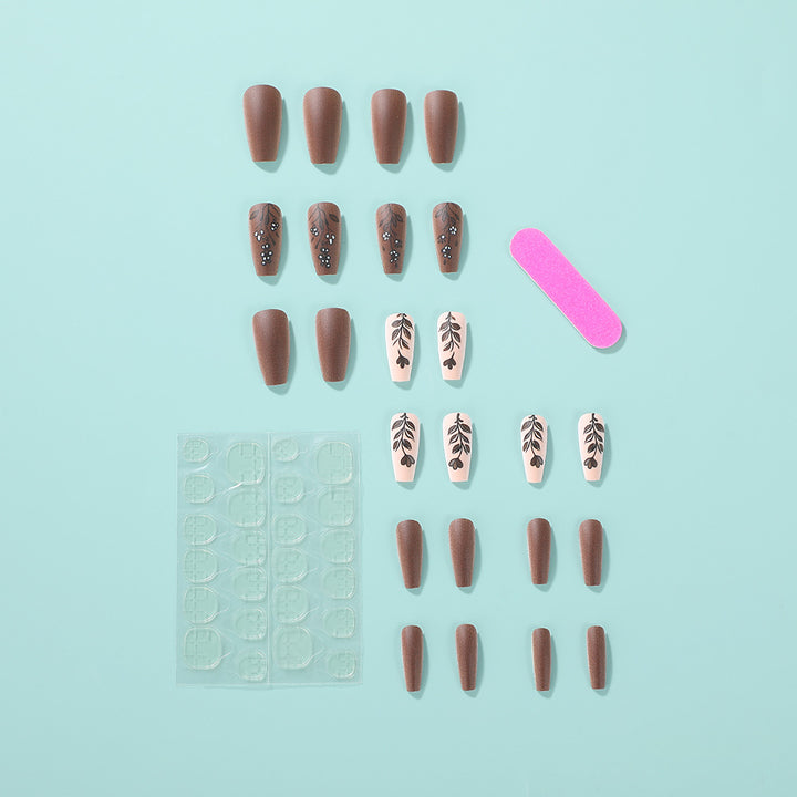 Artificial nails in an elegant and natural design Kalsten