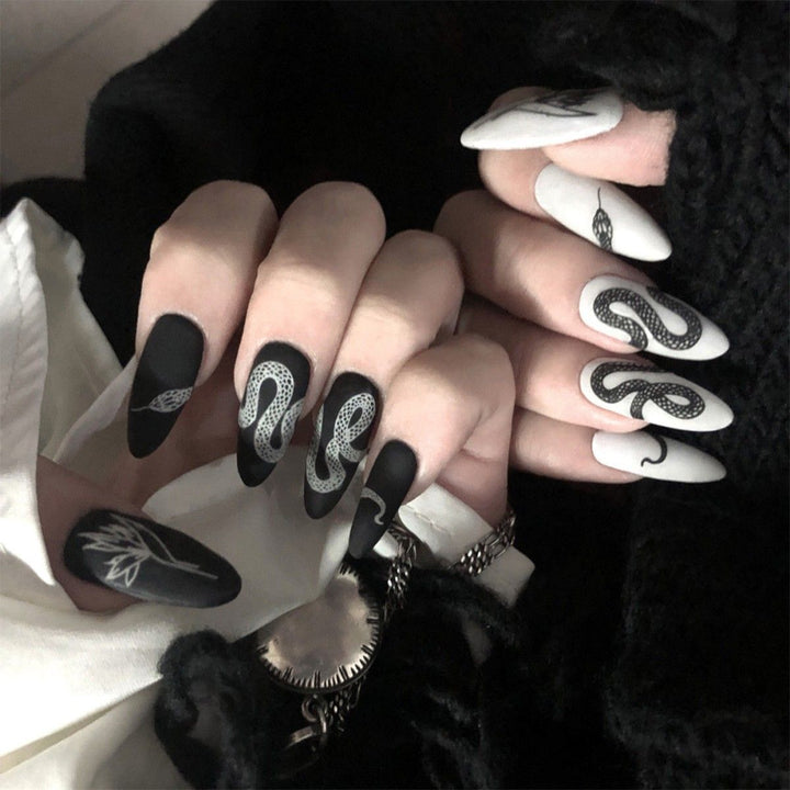 Artistic Snake Design Press-On Nails Kalsten
