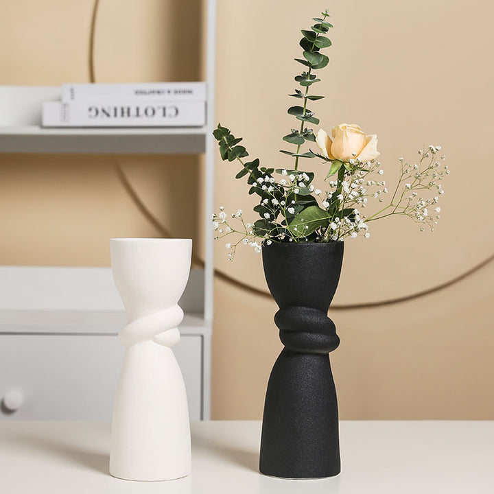 Elegant and contemporary ceramic vase Kalsten