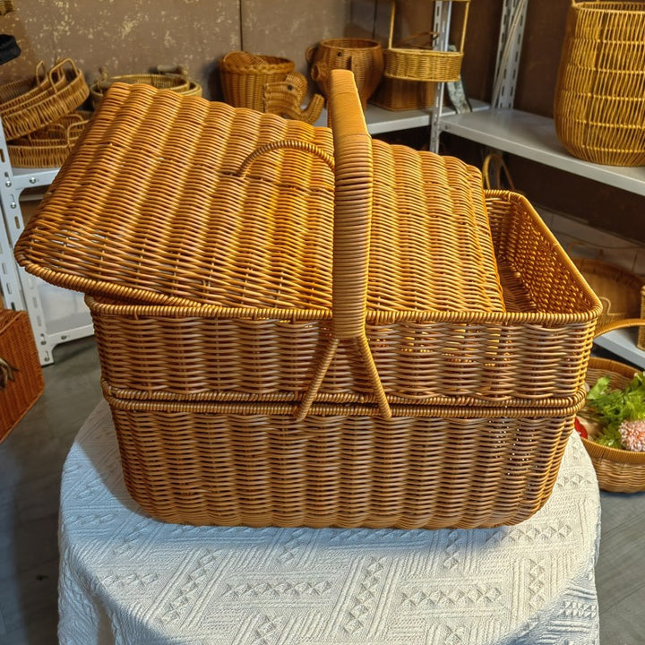 Woven Picnic Basket Kalsten