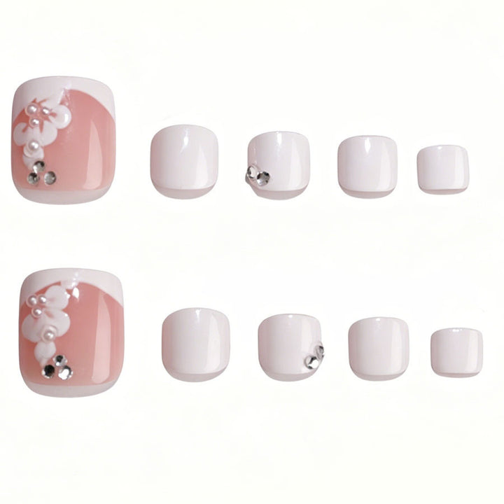 Nail art set with elegant flower design and glitter accents Kalsten