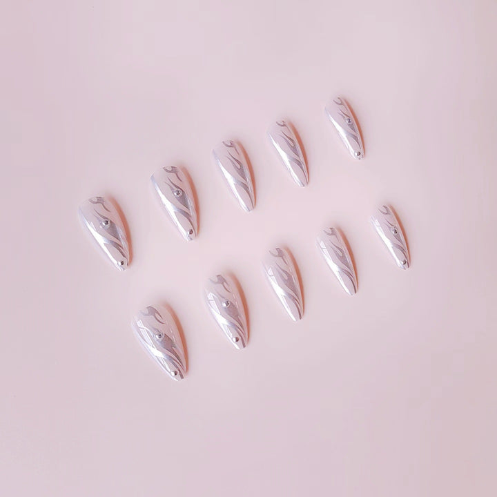 Nail set with elegant water drop design and 3D accents Kalsten