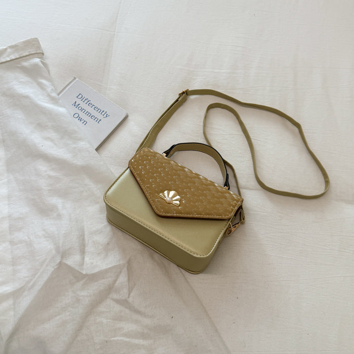 Elegant Textured Handheld Purse