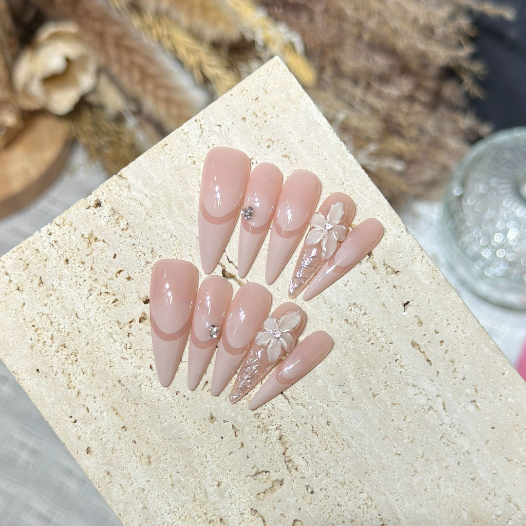 Elegant Stiletto Press-On Nail Art Set with Floral Accents Kalsten