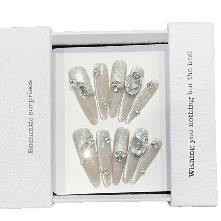 Artificial nails with Sparkling Rhinestone details Kalsten