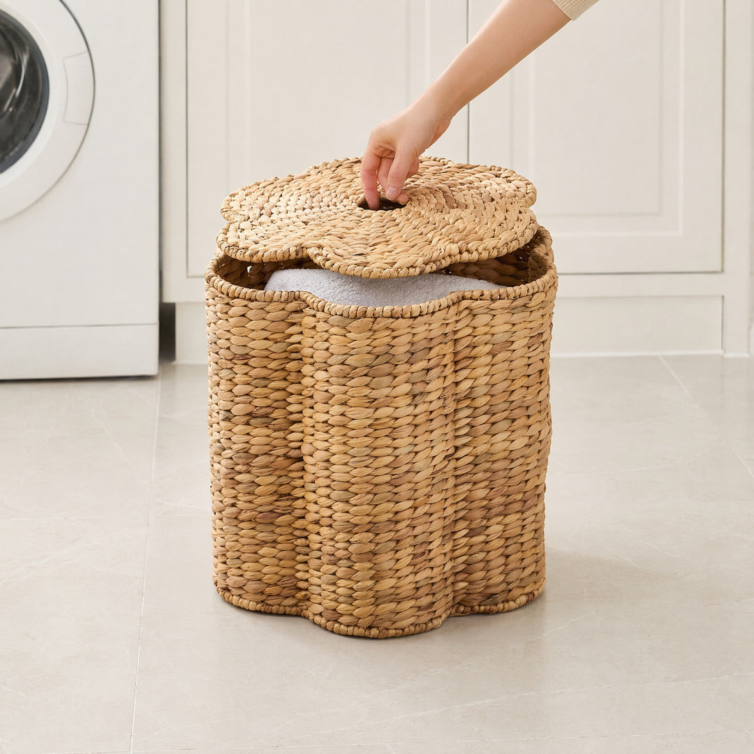 Chair made of braided natural material Kalsten