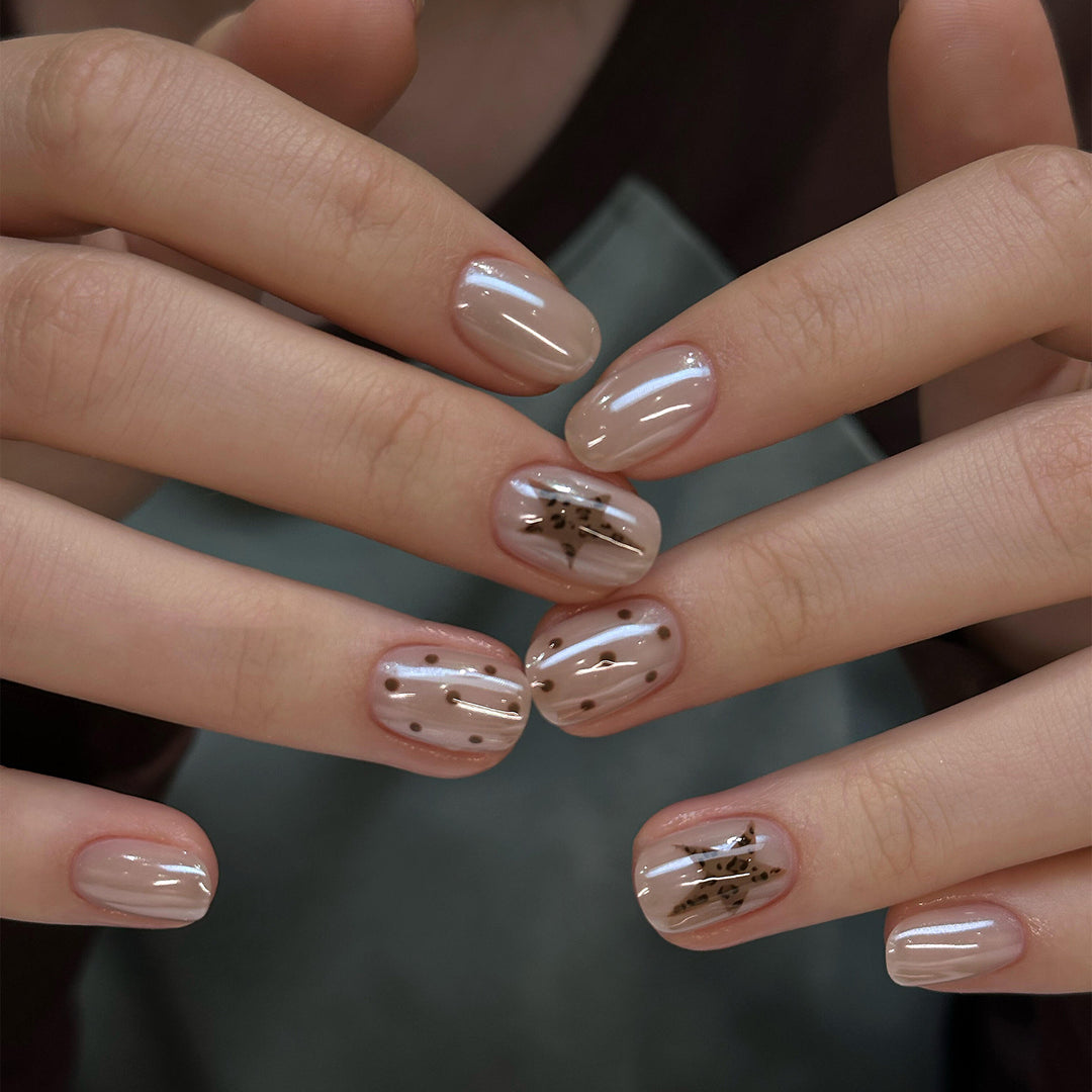 Artistic Nail Art with Modern Pattern Kalsten