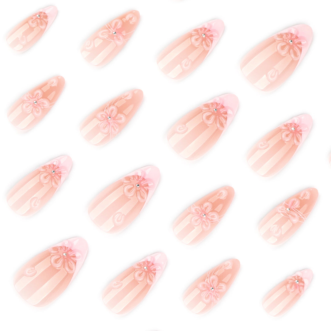 Artful nail extensions with floral 3D details Kalsten