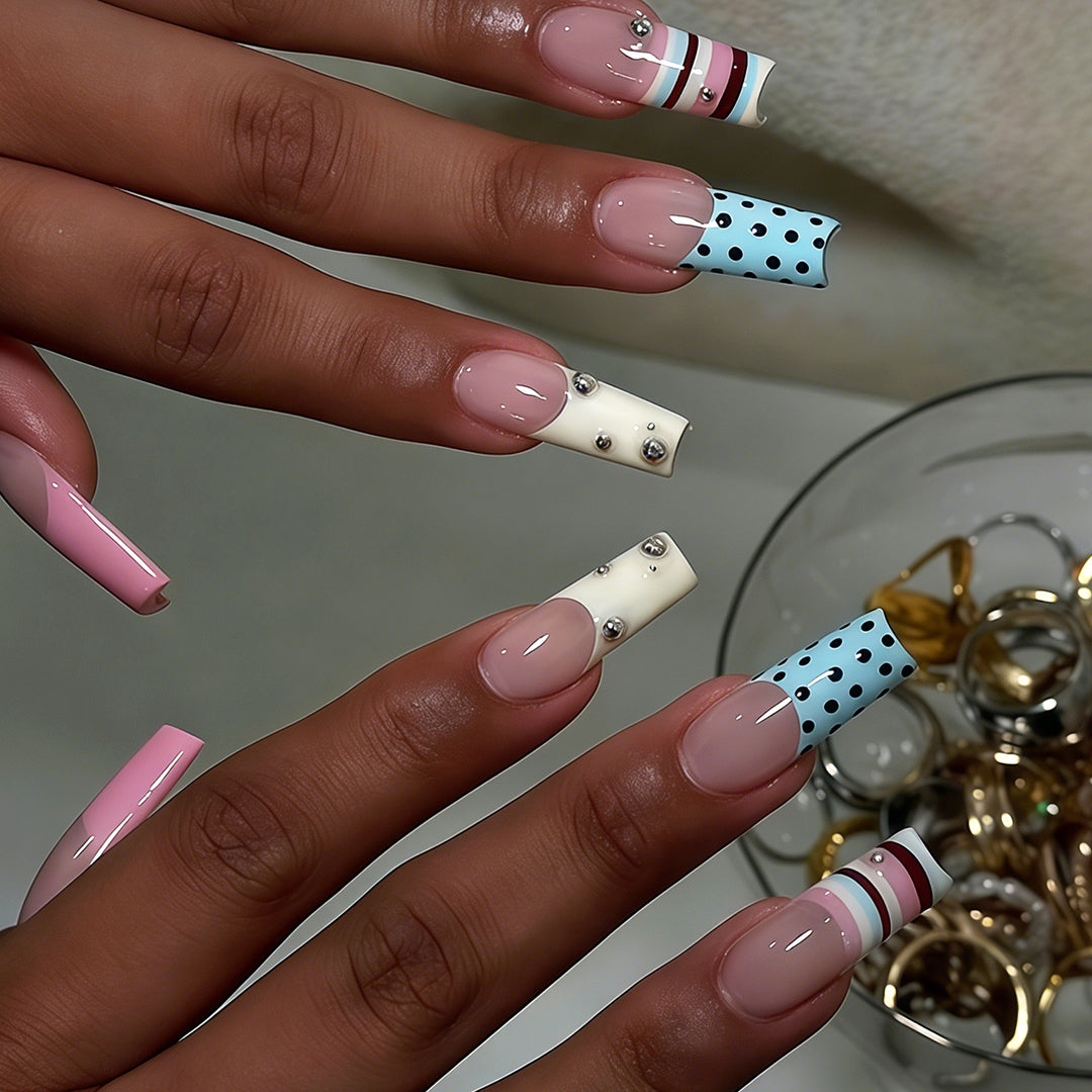 Decorative Press-On Nail Art with Intricate Patterns Kalsten