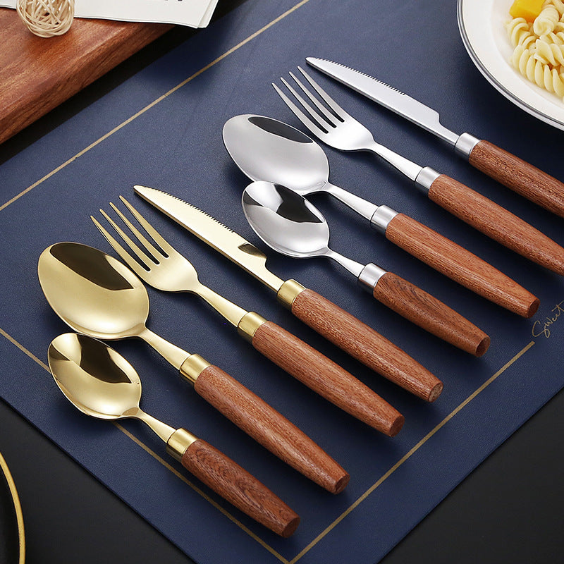 Elegant dessert spoon with ergonomic wooden handle Kalsten