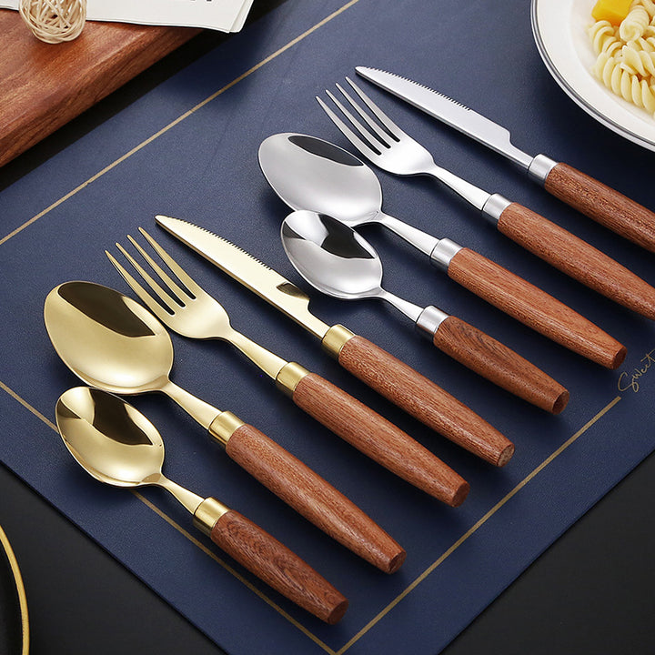 Elegant dessert spoon with ergonomic wooden handle Kalsten