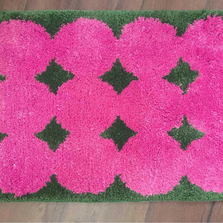 Heart-Shaped Plush Bath Mat Kalsten