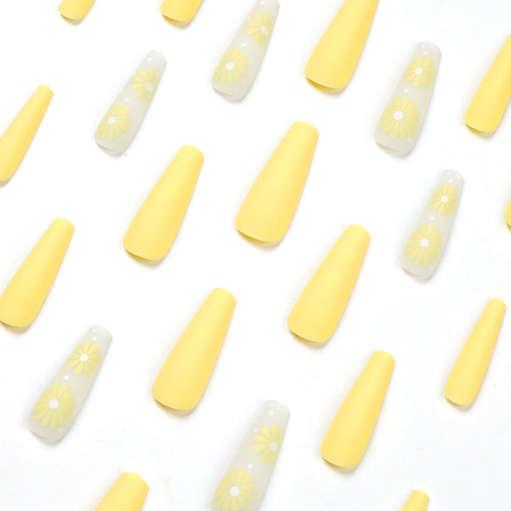 Elegant and artistic artificial nails Kalsten