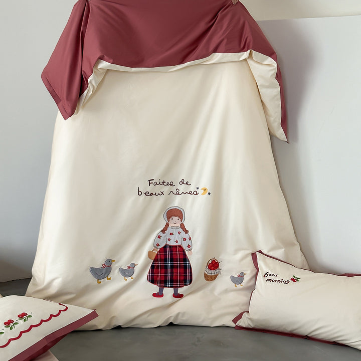 Children's bedding set with charming illustration embroideries and fine satin quality