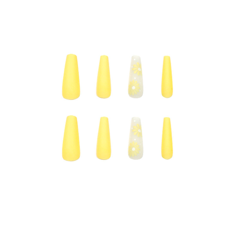 Elegant and artistic artificial nails Kalsten