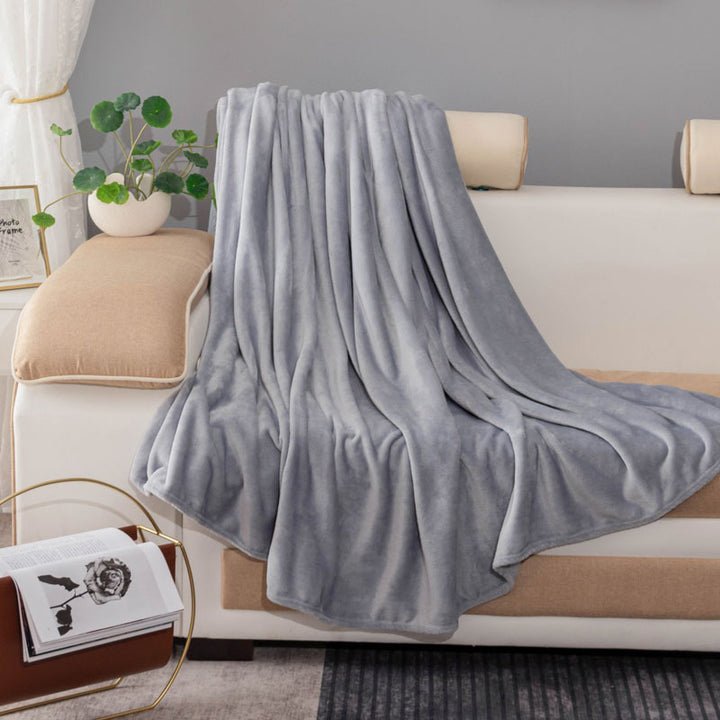 Ladies luxurious fleece blanket with soft texture Kalsten