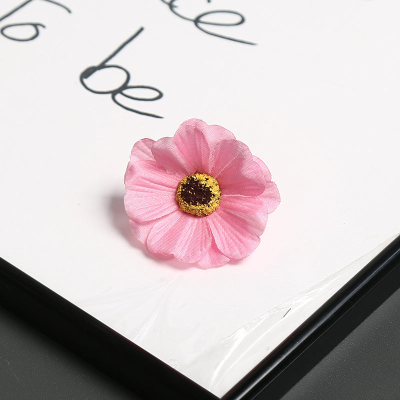 Decorative Floral Brooch for Decorative Wear