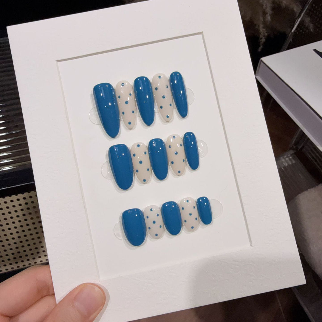 Decorative Press-On Nail Set with Artistic Design Kalsten