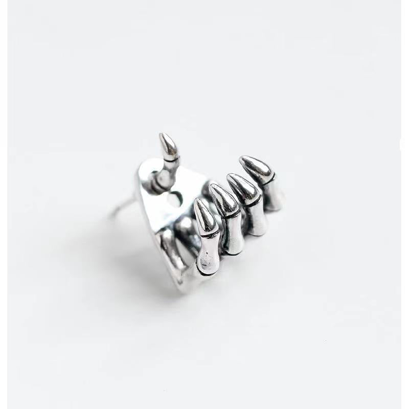 Gothic Claw Design Earrings Kalsten
