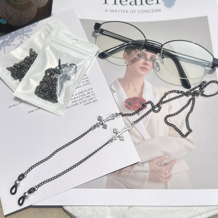 Stylish Cross-Detail Eyewear Chain Kalsten