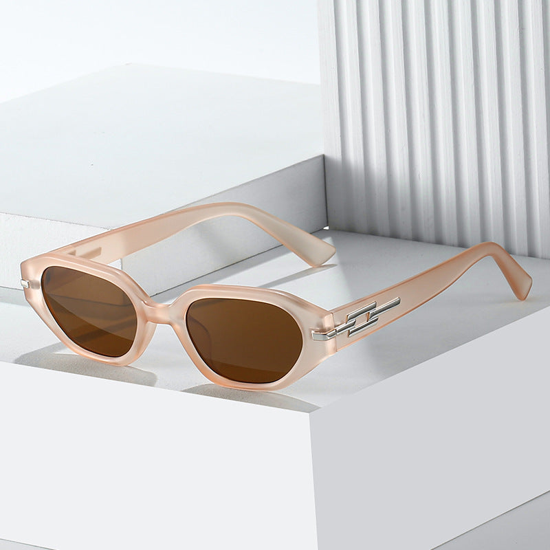 Elegant Retro Inspired Faceted Sunglasses Kalsten