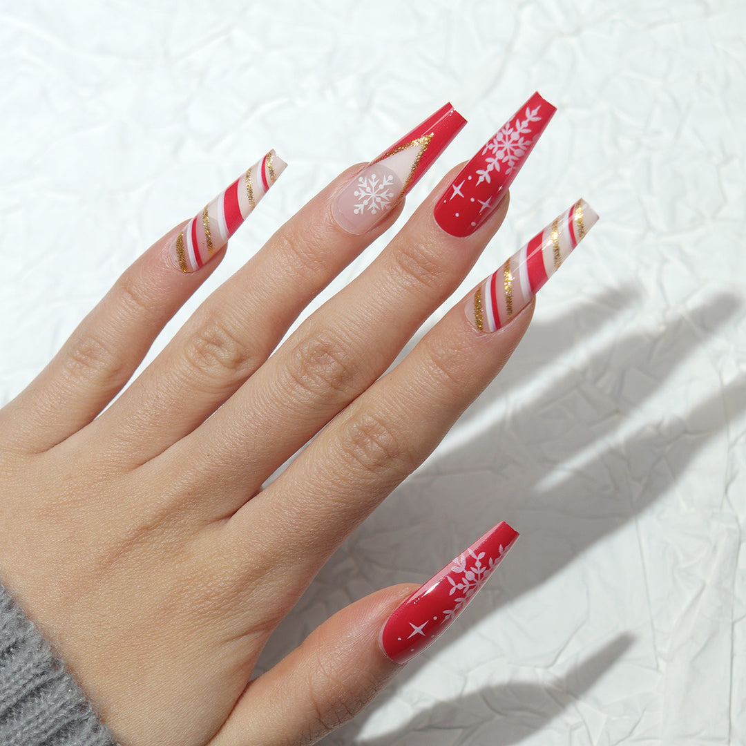 Holiday-Themed Stiletto Press-On Nails Kalsten