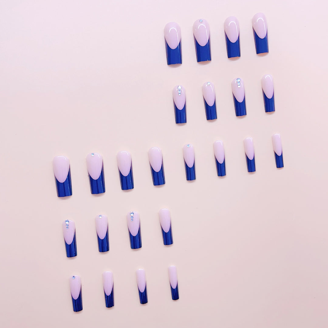 Acrylic nail set with modern glamour and luxurious 3D accents Kalsten