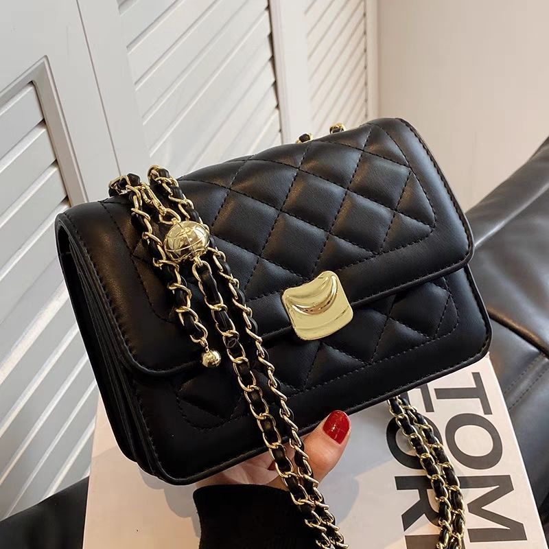 Quilted Chain-Detail Crossbody Handbag Kalsten
