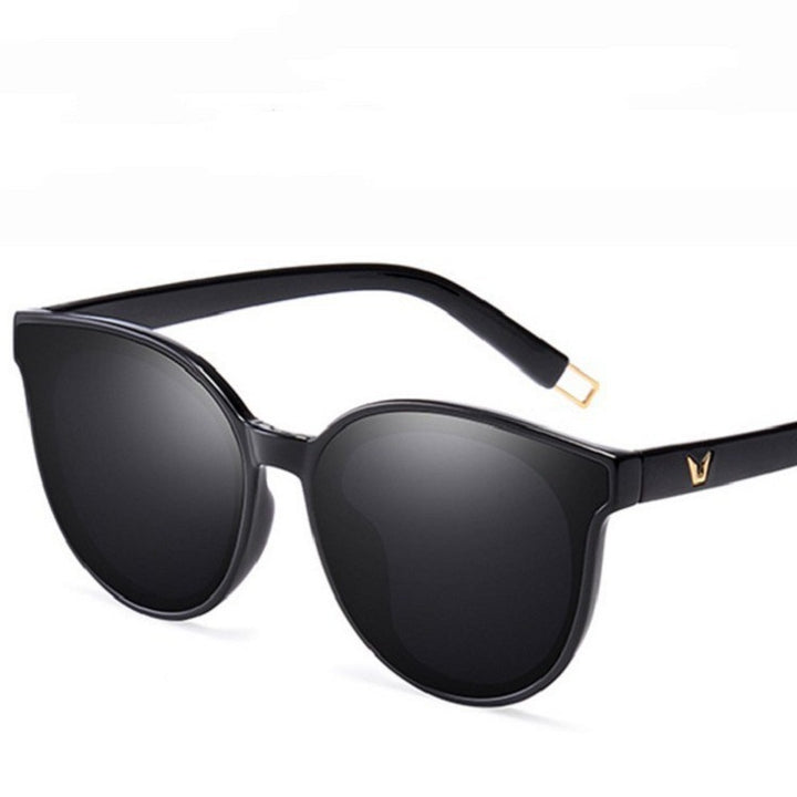 Women’s Fashion Sunglasses in Cat-Eye Style Kalsten