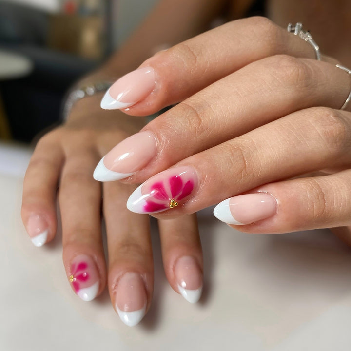 Elegant Floral Accent Press-On Nail Art Kalsten