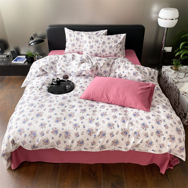 Reversible duvet cover set made of cotton percale with delicate wildflower design and pillowcases