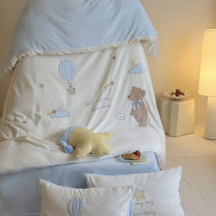 Children's bedding set made of cotton with appliquéd hot air balloon and teddy bear motifs Kalsten