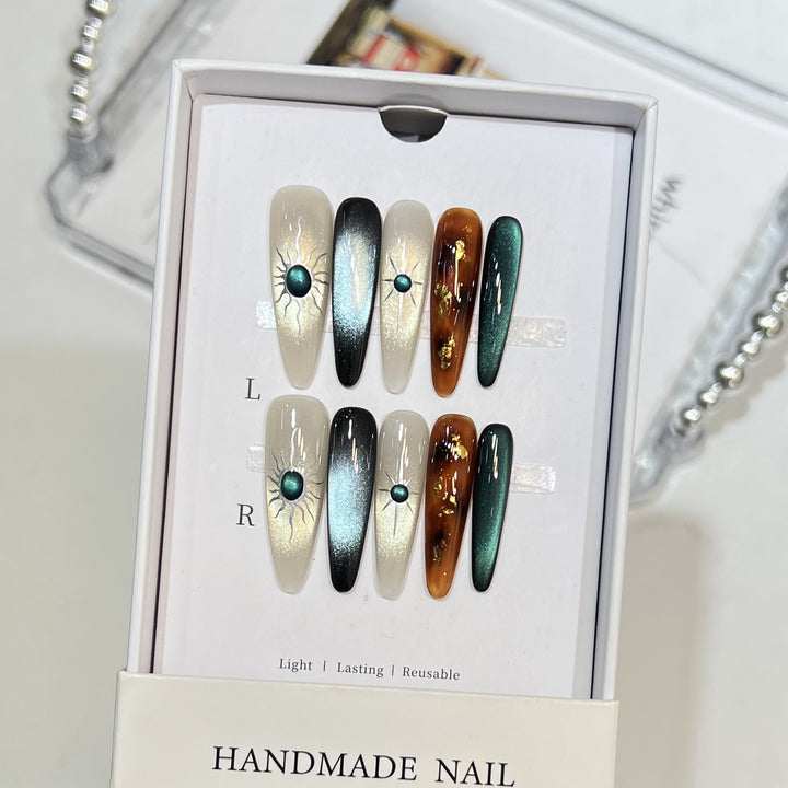 Extravagant Press-On Nail Art Set with Cosmic Theme Kalsten